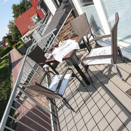 Adams Modern Retreat Hotel *